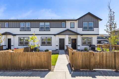 1226 NW Upas Place, Redmond, OR 97756
