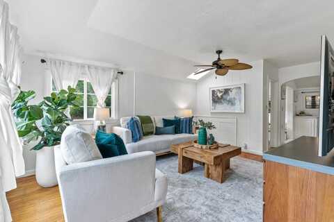 1960 La Madrona DR, Santa Cruz, CA 95060