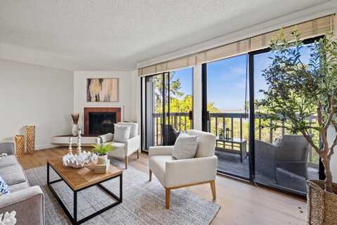 70 Forest Ridge RD 22, MONTEREY, CA 93940