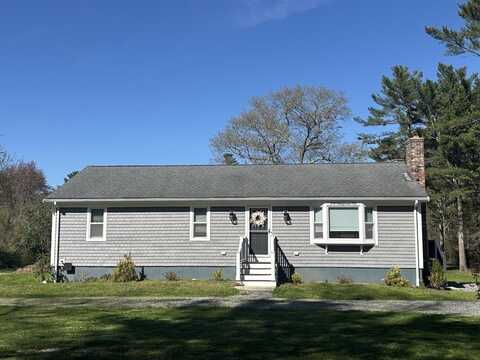 231 Mattapoisett Rd, Acushnet, MA 02743