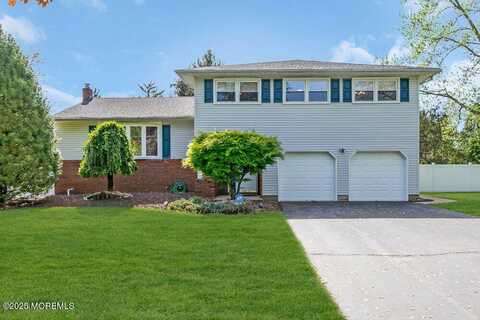 2 Doral Court, Manalapan, NJ 07726