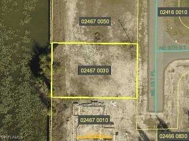 834 NE 1st Place, Cape Coral, FL 33909
