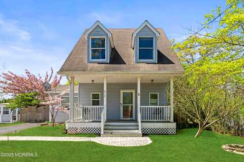 216 Chatham Avenue, Ocean Twp, NJ 07755