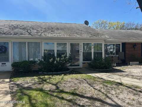 438b Portsmouth Drive, Lakewood, NJ 08701