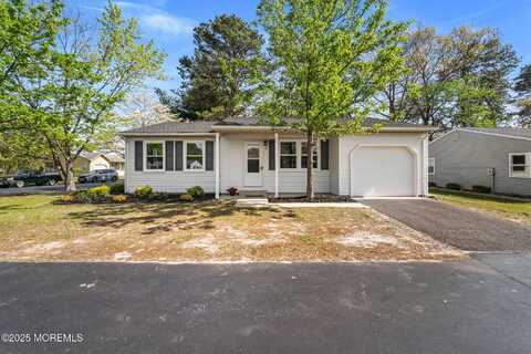 2 Berry Hill Road, Manchester, NJ 08759