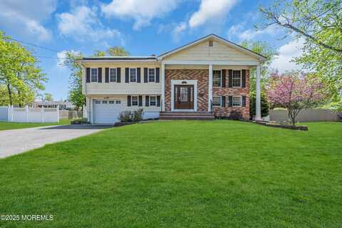 12 Windsor Road, Howell, NJ 07731