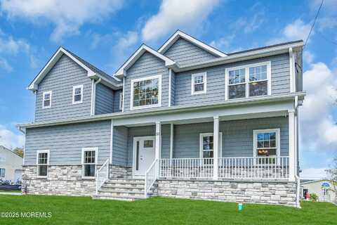 33 Pennsylvania Avenue, Waretown, NJ 08758