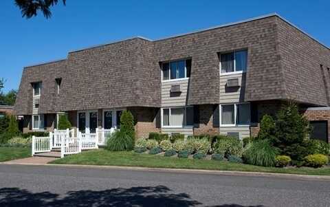 48 Philip Walk, West Babylon, NY 11704