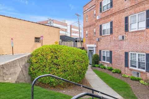 21 S Village Avenue, Rockville Centre, NY 11570