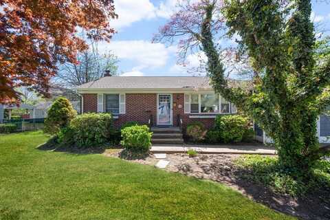 128 E 10th Street, Huntington Station, NY 11746