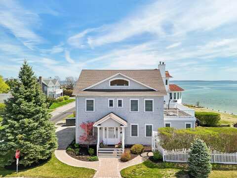77 Front Street, South Jamesport, NY 11970