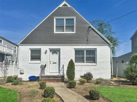 3017 Harding Street, Oceanside, NY 11572