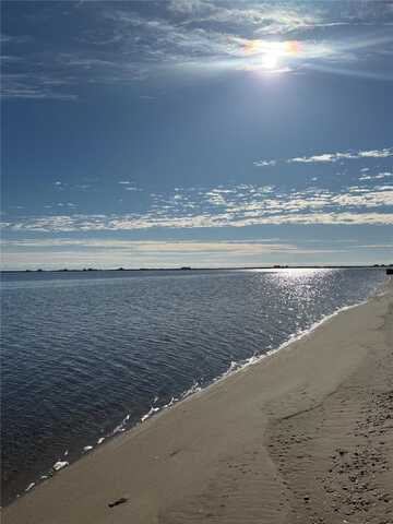 25 Shinnecock Road, East Quogue, NY 11942