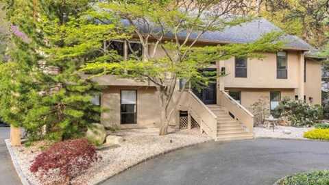 668 Park Avenue, Huntington, NY 11743