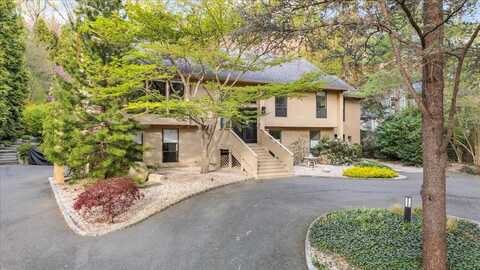 668 Park Avenue, Huntington, NY 11743