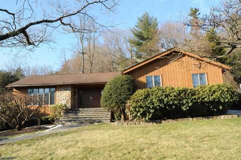 8 Tumblebrook Court, Pleasantville, NY 10570