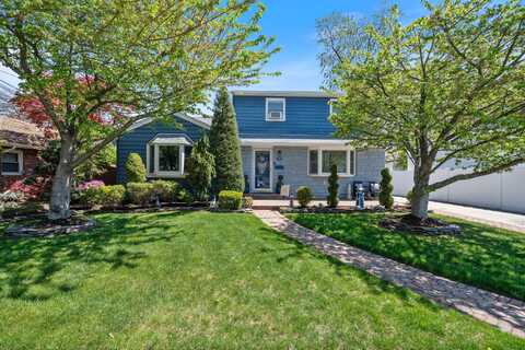 197 Doris Avenue, Franklin Square, NY 11010