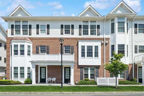 302 Grist Mill Circle, Roslyn, NY 11576