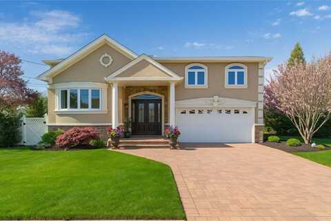 2035 Sans Avenue, Merrick, NY 11566