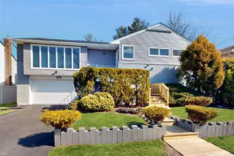 874 Woodmere Drive, North Woodmere, NY 11581