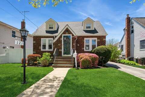 121 Camp Avenue, Merrick, NY 11566