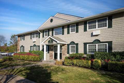 1750 W Main Street, Riverhead, NY 11901
