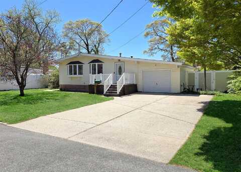 86 Samuel Street, Lake Ronkonkoma, NY 11779
