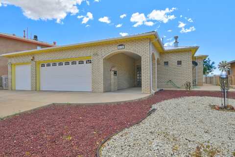 5136 LOMAS DE ATRISCO Road NW, Albuquerque, NM 87105