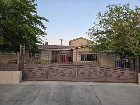 864 LOMA HERMOSA Drive NW, Albuquerque, NM 87105