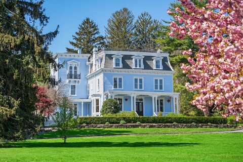 381 W Neck Road, Lloyd Harbor, NY 11743
