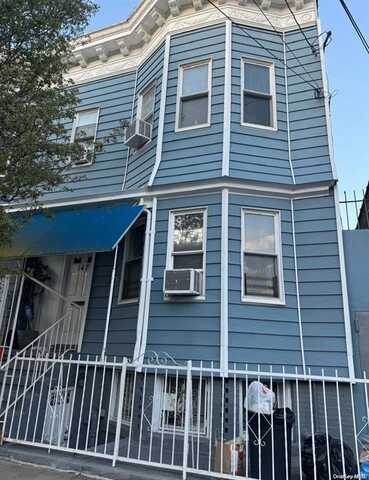 147 Essex Street, Brooklyn, NY 11208