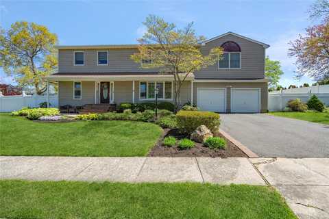 5 Beaumont Lane, Lake Grove, NY 11755