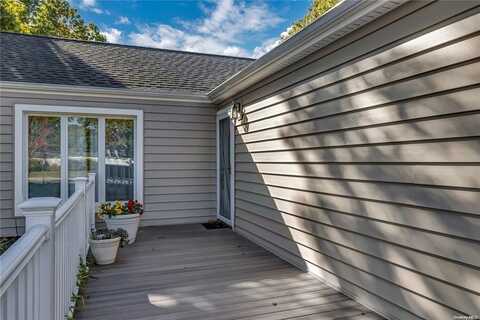 1-3 Park Woods Lane, Kings Park, NY 11754