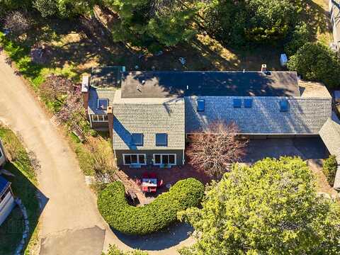 15 Brentwood Drive, Cumberland, ME 04110