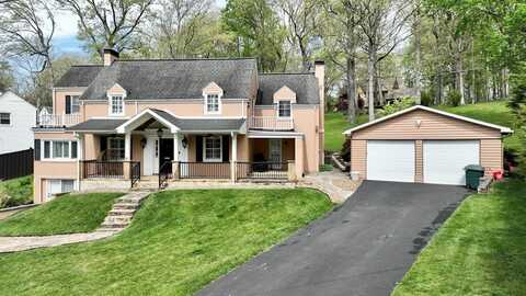 1015 DOGWOOD LANE, BLUEFIELD, WV 24701