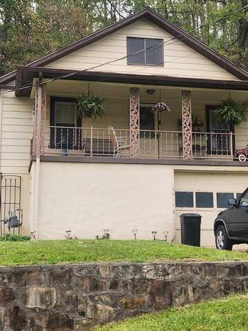 737 Wheeling Avenue, BLUEFIELD, WV 24701