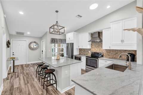 804 Wiggins Bay, NAPLES, FL 34110
