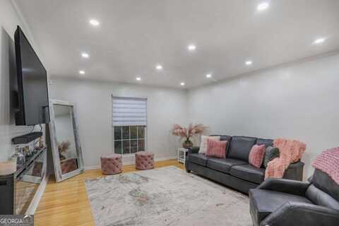 5600 Kingsport, Atlanta, GA 30342