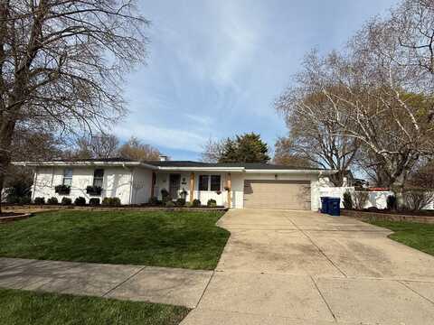 1606 S 7th Avenue, Saint Charles, IL 60174