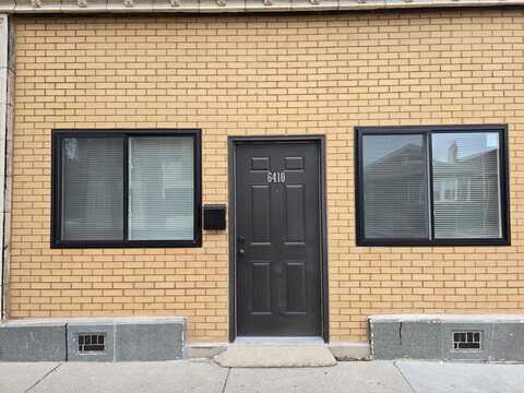6406 N Mozart Avenue, Chicago, IL 60659