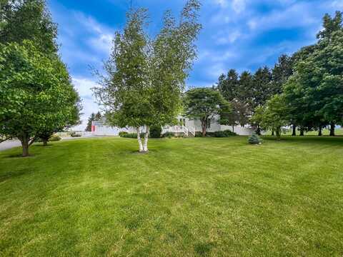 16205 University Road, Malta, IL 60150