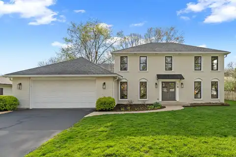 16 S Northampton Drive, Geneva, IL 60134