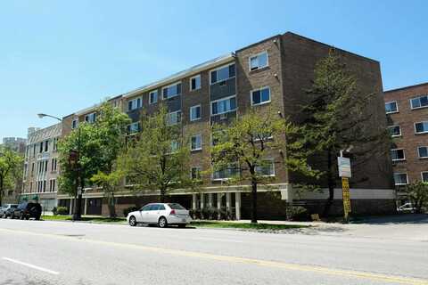 7120 N Sheridan Road, Chicago, IL 60626