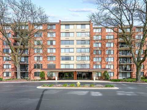 2000 Saint Regis Drive, Lombard, IL 60148
