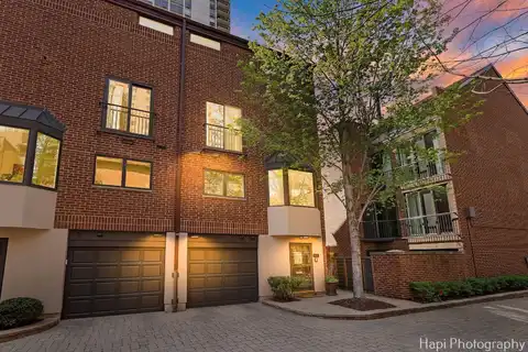 1340 N Sutton Place, Chicago, IL 60610