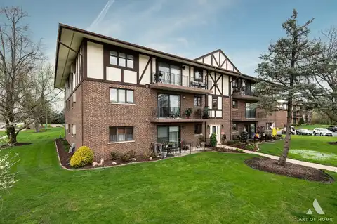 11009 S Theresa Circle, Palos Hills, IL 60465