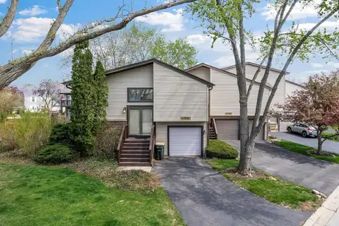 29w376 Thornwood Lane, Warrenville, IL 60555