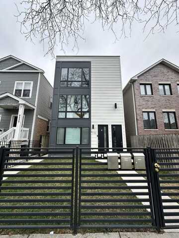 4222 N Bernard Street, Chicago, IL 60618