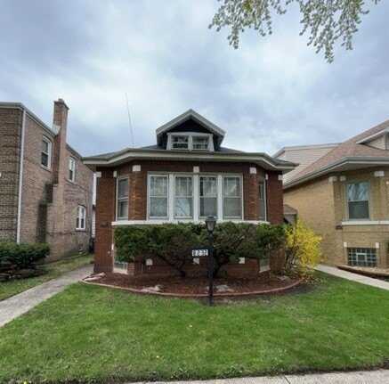 8232 S Calumet Avenue, Chicago, IL 60619