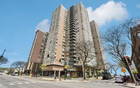 6301 N Sheridan Road, Chicago, IL 60660